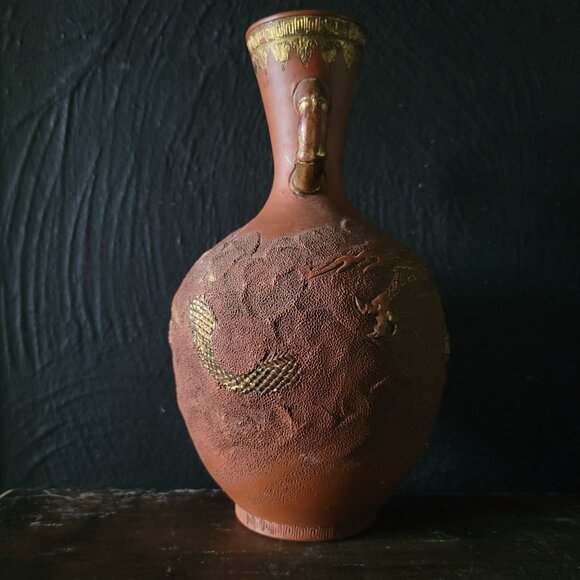 Vintage Tokoname Japanese Redware Vase With Dragon In Clouds Design Gold Accents - Picture 2 of 11